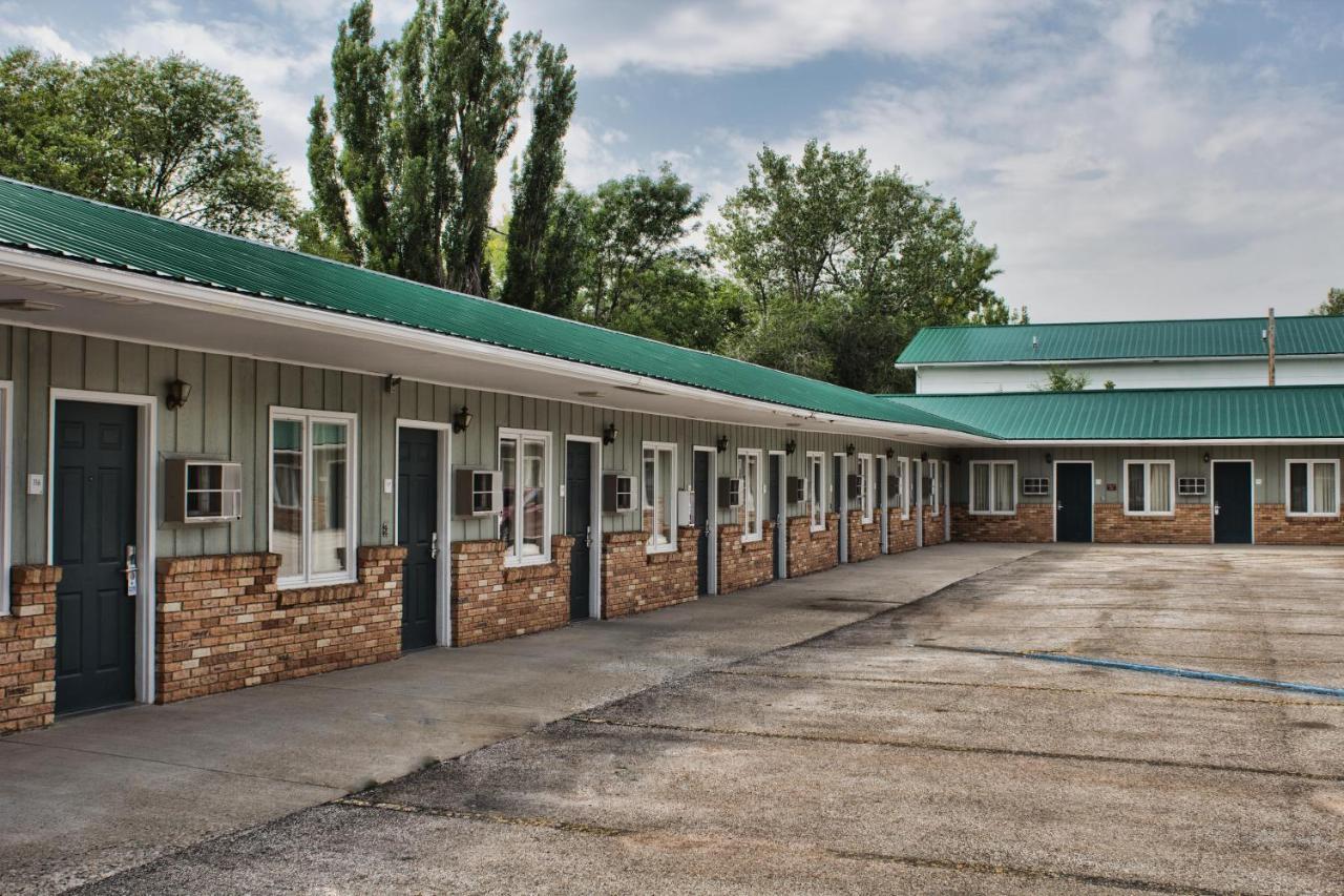 Deer Lodge Motel Sundance Esterno foto