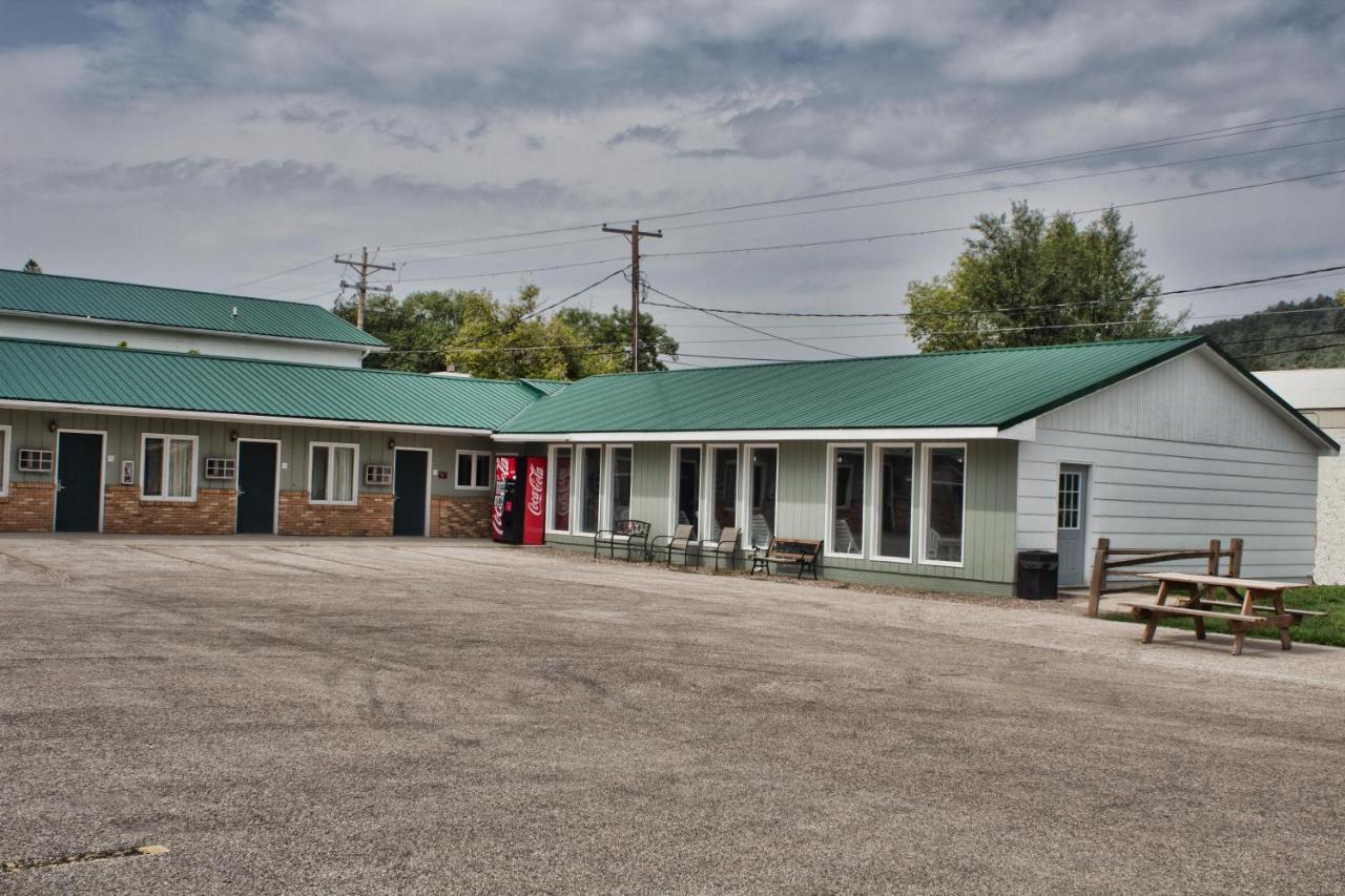 Deer Lodge Motel Sundance Esterno foto