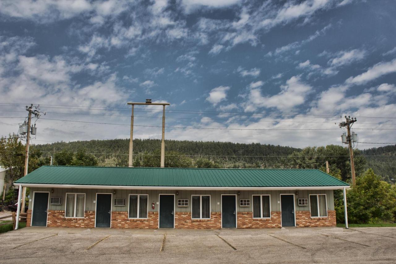Deer Lodge Motel Sundance Esterno foto