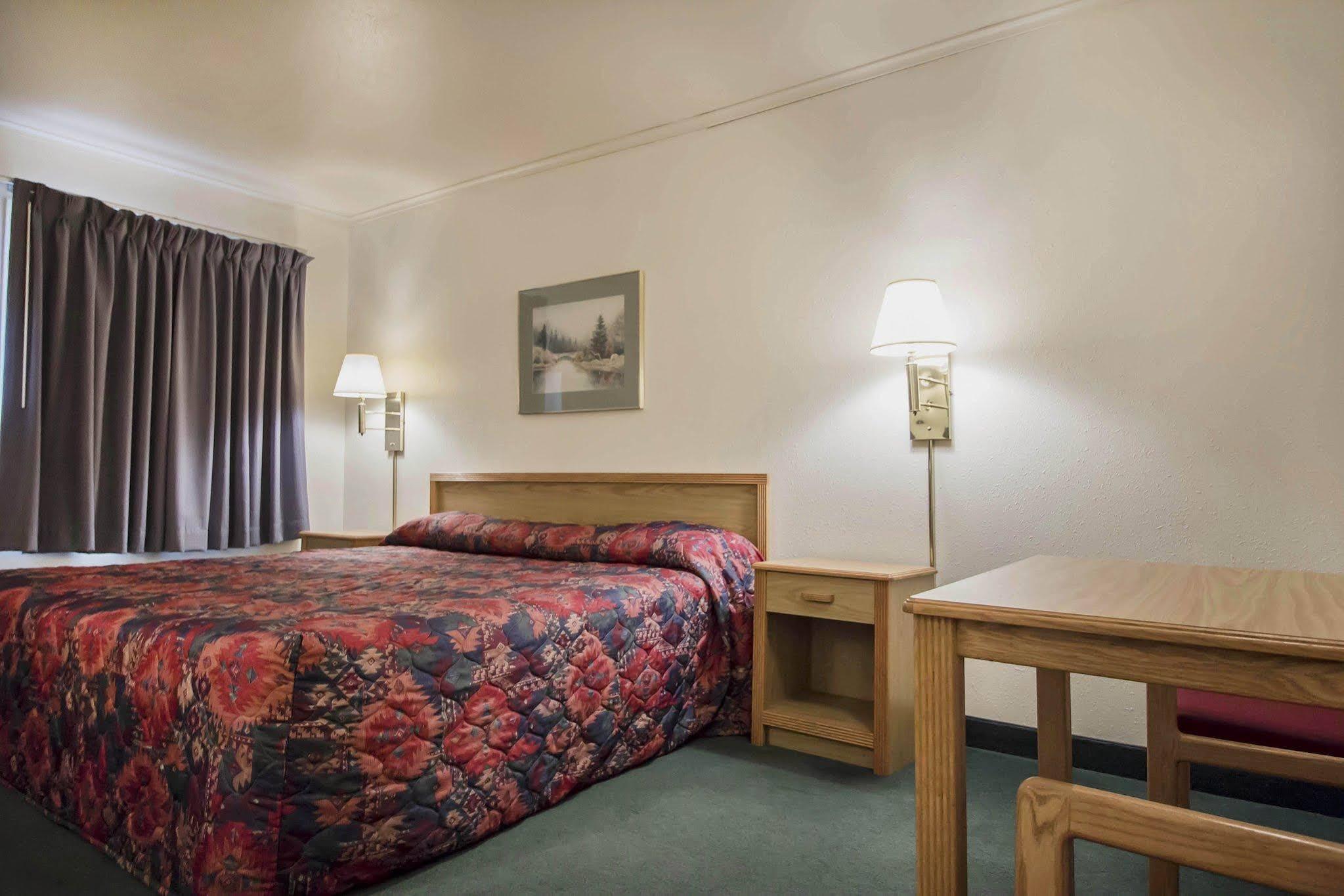Deer Lodge Motel Sundance Esterno foto