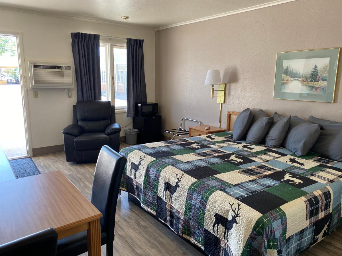 Deer Lodge Motel Sundance Esterno foto