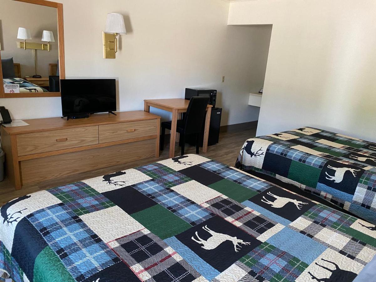 Deer Lodge Motel Sundance Esterno foto