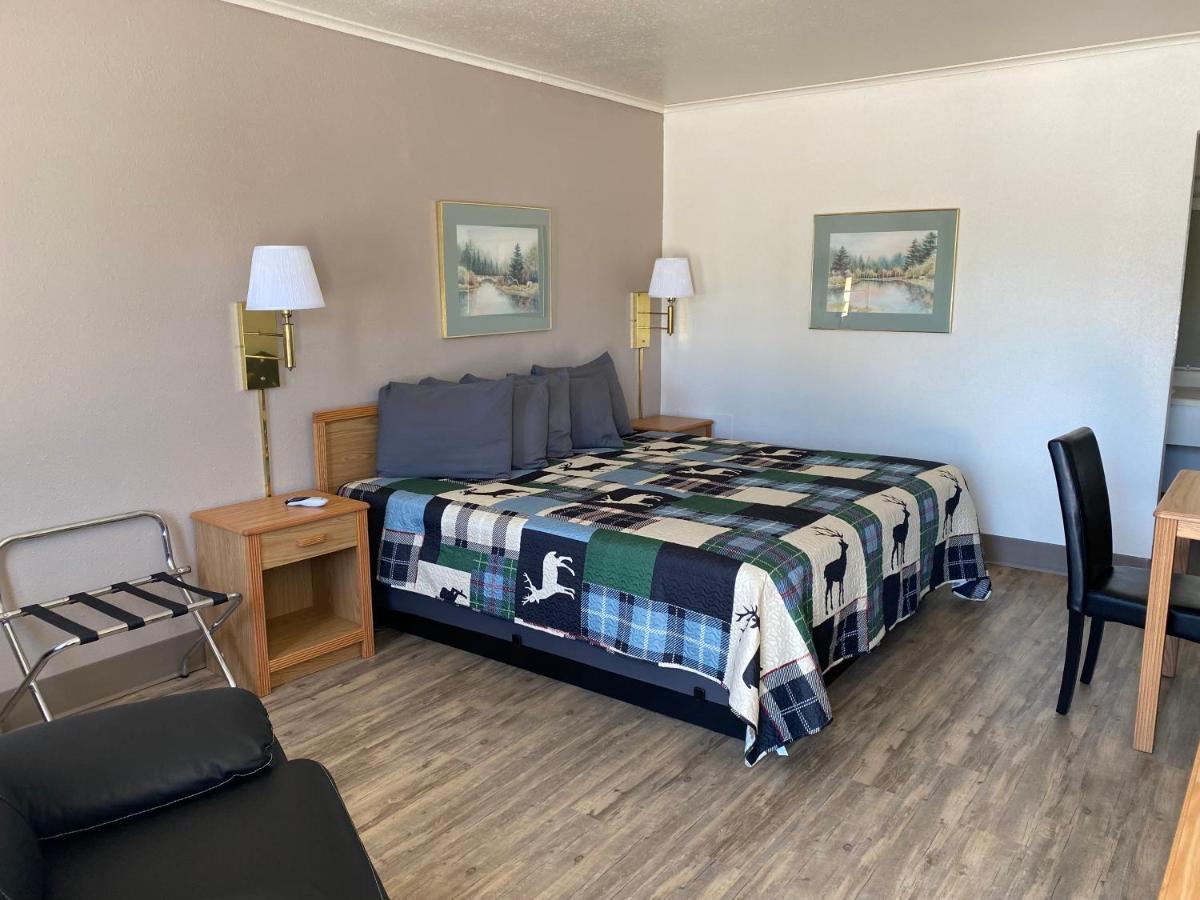 Deer Lodge Motel Sundance Esterno foto